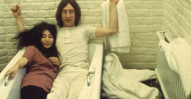 Chi è Yoko Ono