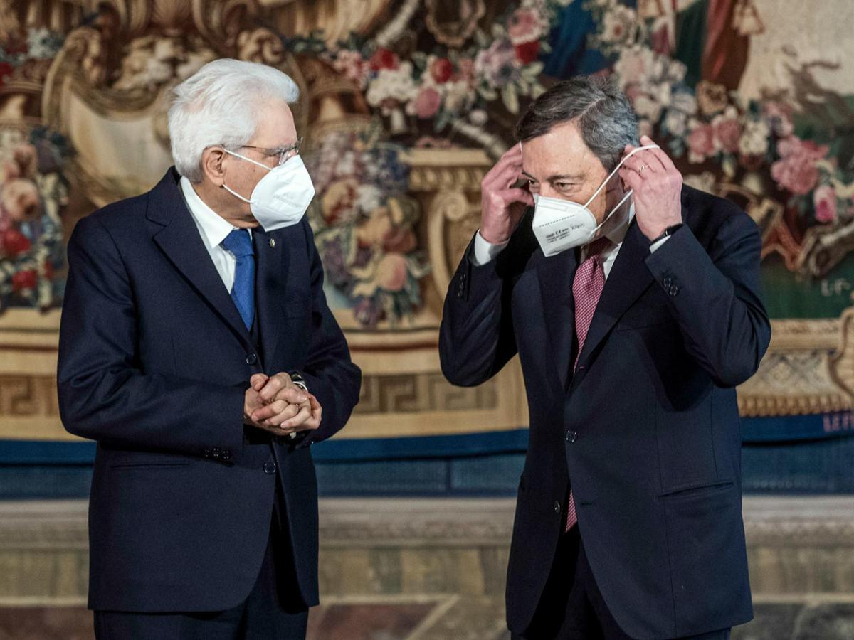 Mattarella respinge le dimissioni del premier Draghi, invitandolo a presentarsi in Parlamento