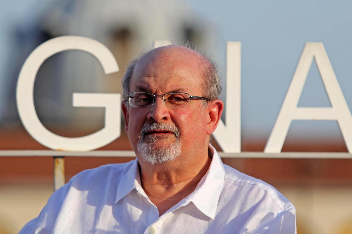 Salman Rushdie, attentatore: “No contatti con Pasdaran, Versetti? Lette due pagine”