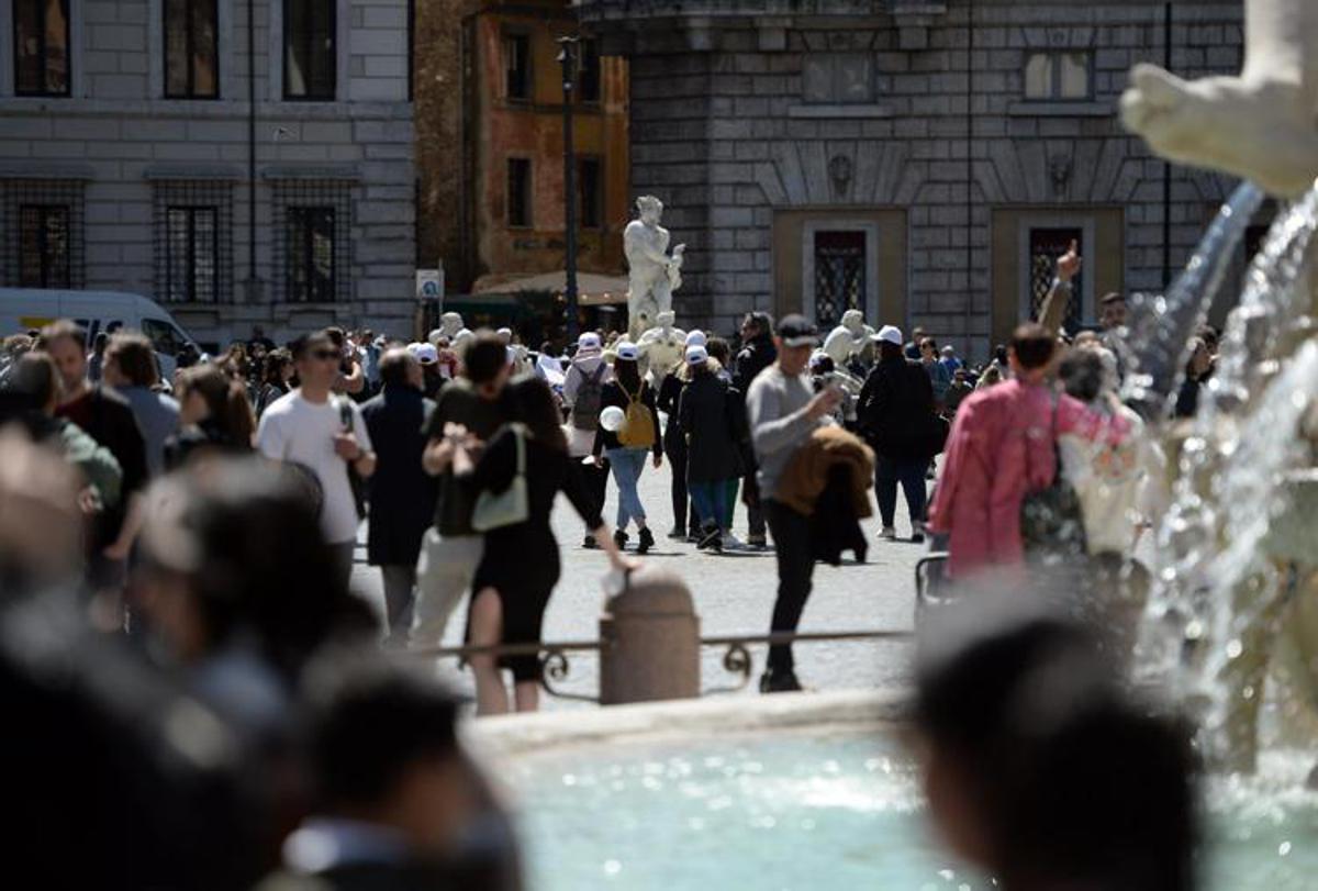 Covid oggi Lazio, 2.586 casi e 2 morti: a Roma 1.392 contagi