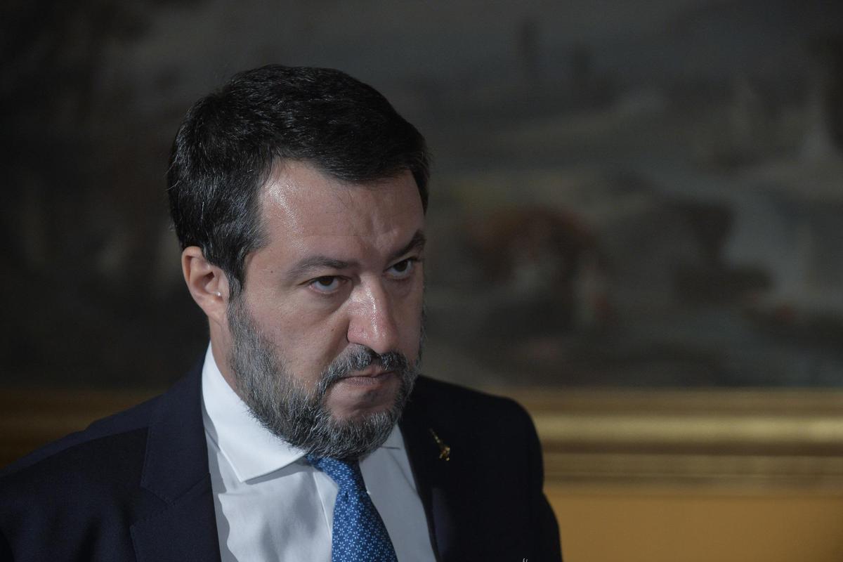Manovra 2023, Salvini: “Chi paga il caffè con la carta è un rompipalle”