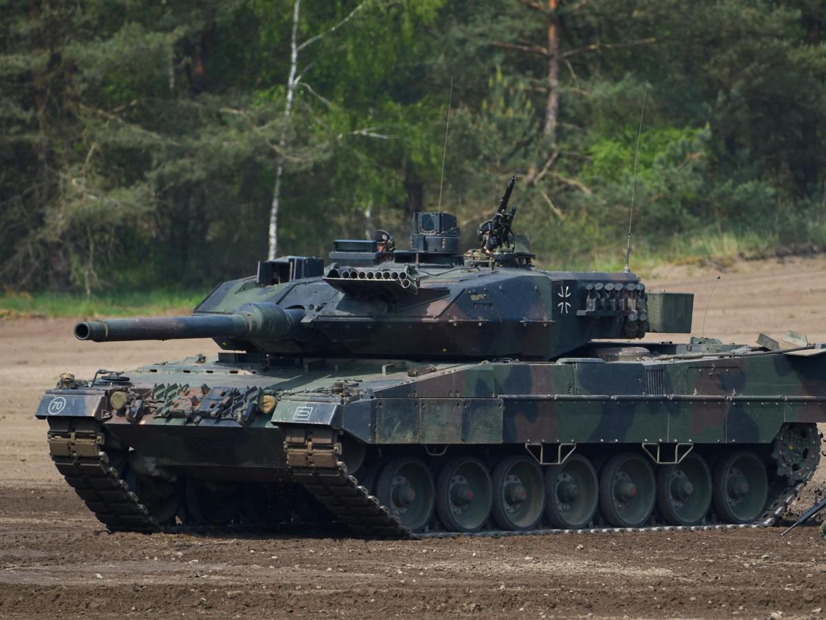 Ucraina, Russia: “Ricompense per chi cattura o distrugge tank Leopard e Abrams”