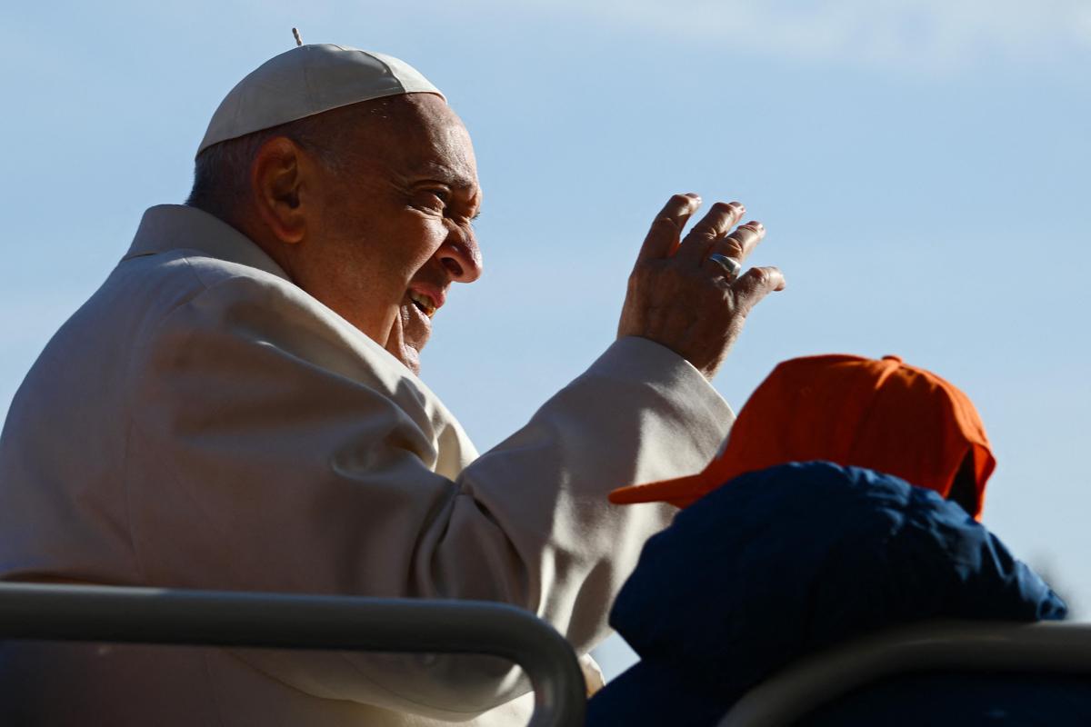 Papa Francesco ricoverato, la testimonianza: “In udienza appariva provato”