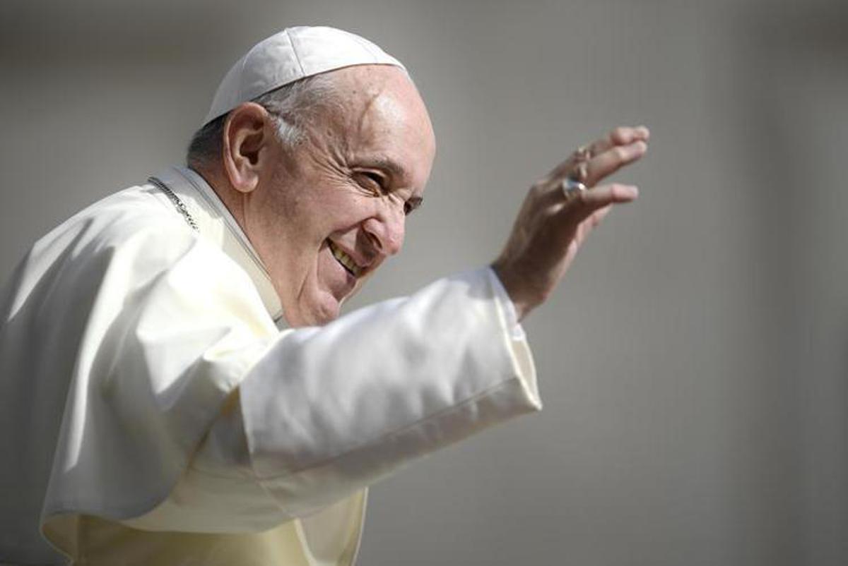 Papa Francesco ricoverato, la Chiesa si stringe in preghiera