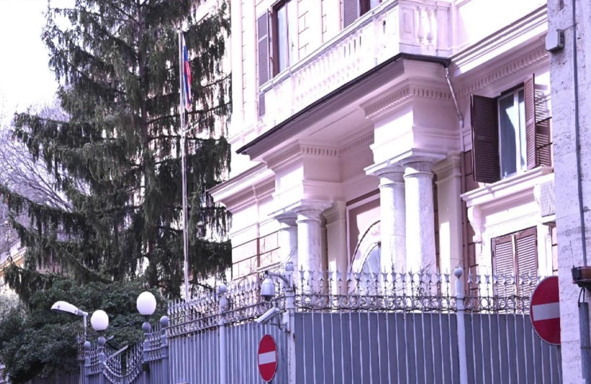 Roma, cambio della guardia ad ambasciata di Russia