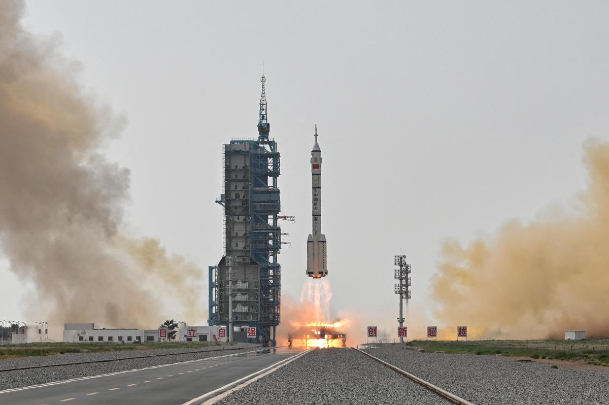 Cina ha inviato nello spazio il suo primo astronauta civile