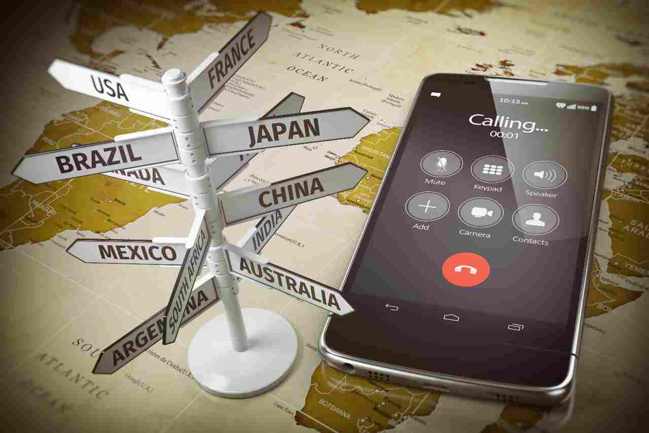Telefonia, costi e servizi – Internet all’estero: quali sono le opzioni per viaggiare restando online? Vediamo insieme cosa offre il mercato