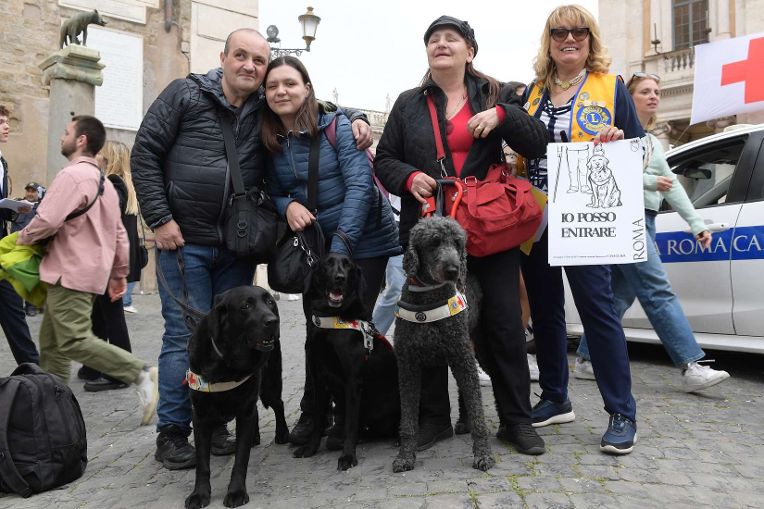 Animali Roma – ‘Io posso entrare’, al via la campagna sociale per garantire l’ingresso dei cani guida nei luoghi pubblici